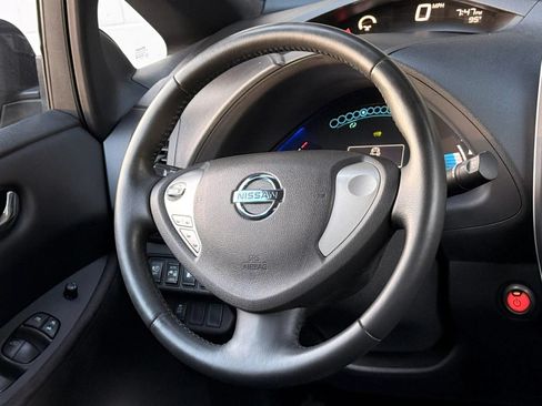 Used 2013 Nissan Leaf S FWD image 12