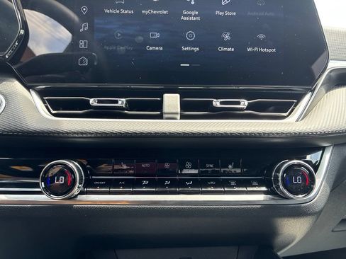 New 2026 Chevrolet Equinox LT w/ Convenience Package II FWD image 17
