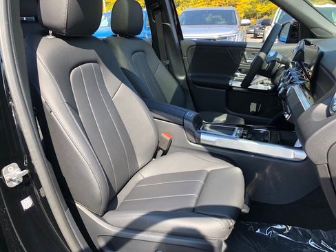 New 2026 Mercedes-Benz GLB 250 4MATIC image 33