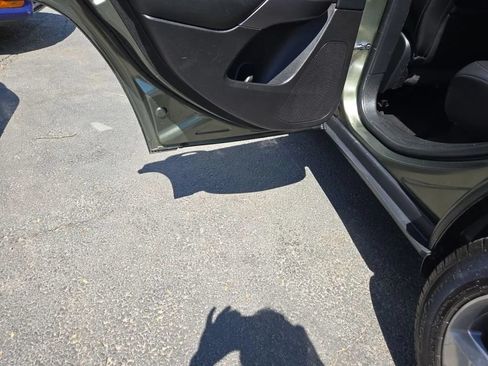 Used 2019 Jeep Cherokee Limited w/ Trailer Tow Group AWD/4WD image 17