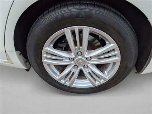 Used 2011 INFINITI G37 Journey w/ Premium Pkg image 9