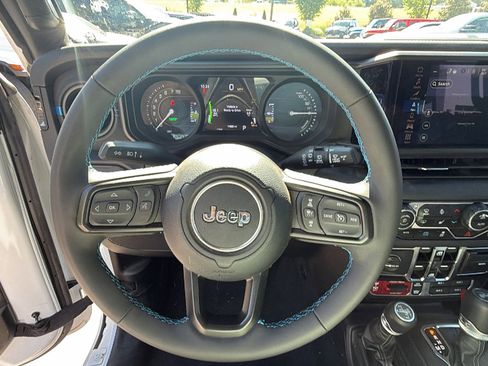 Used 2025 Jeep Wrangler Unlimited Rubicon 4xe AWD/4WD image 26