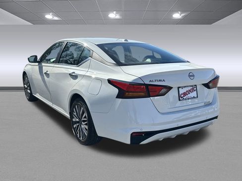 Used 2025 Nissan Altima 2.5 SV image 5