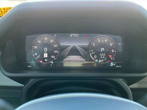 Used 2020 Land Rover Defender 110 SE image 14