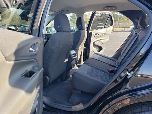 Used 2022 Chevrolet Equinox LT w/ Driver Convenience Package image 35