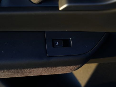 Used 2023 Fisker Ocean Extreme image 29