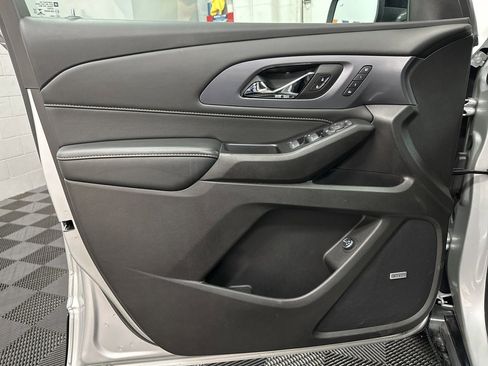 Used 2021 Chevrolet Traverse Premier w/ Redline Edition image 18