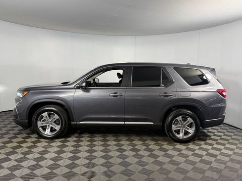 Used 2025 Honda Pilot EX-L image 9