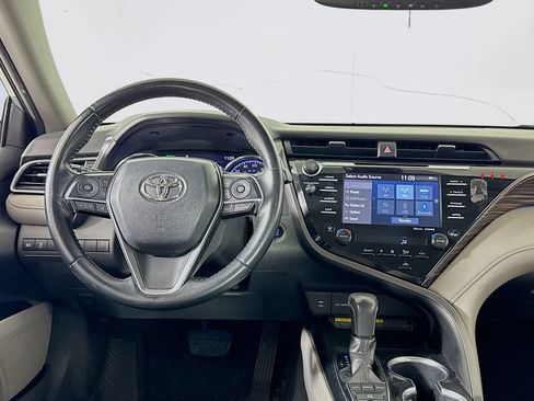 Used 2019 Toyota Camry XLE FWD image 14
