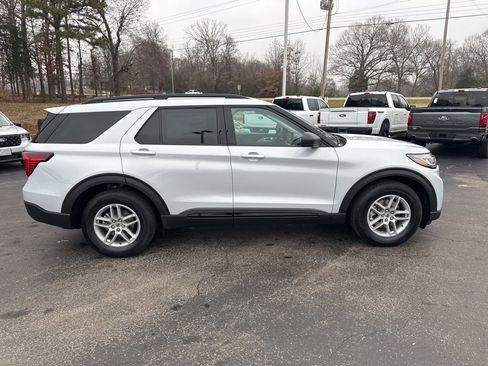 New 2026 Ford Explorer Active image 2