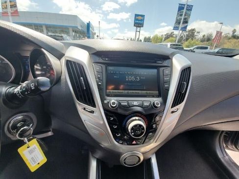 Used 2014 Hyundai Veloster w/ Style Package 02 FWD image 13