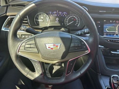Used 2017 Cadillac XT5 Platinum w/ Driver Assist Package AWD/4WD image 28