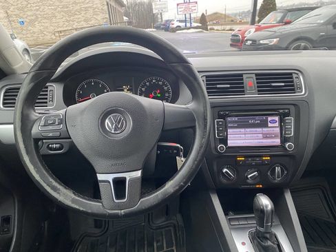 Used 2013 Volkswagen Jetta SE image 27