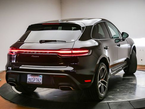 Certified 2026 Porsche Macan AWD/4WD image 8