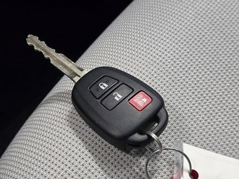 Certified 2024 Toyota Corolla Cross L image 31