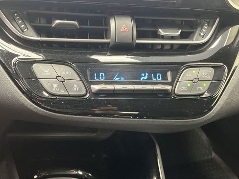 Used 2019 Toyota C-HR XLE FWD image 20