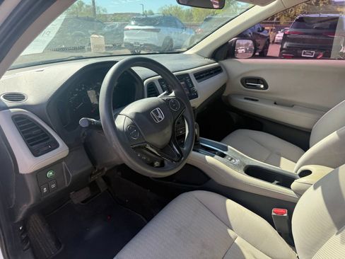 Used 2017 Honda HR-V LX image 12