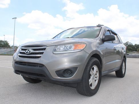 Used 2012 Hyundai Santa Fe GLS FWD image 3