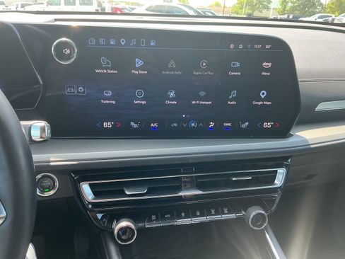 Certified 2025 Chevrolet Traverse LT AWD/4WD image 8