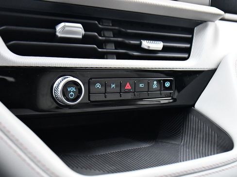 Used 2026 Ford Explorer Active w/ Active Comfort Package image 31