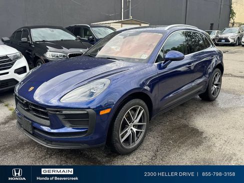 Used 2022 Porsche Macan AWD/4WD image 3