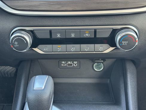 Used 2025 Nissan Altima 2.5 SV image 15