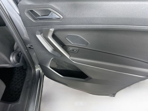 Used 2022 Volkswagen Tiguan S image 27