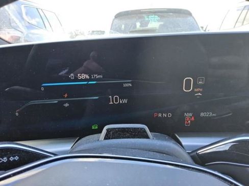 Used 2025 Cadillac Lyriq Luxury image 10