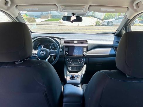 Used 2024 Nissan Leaf S FWD image 7