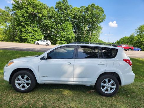 Used 2011 Toyota RAV4 Limited FWD image 4