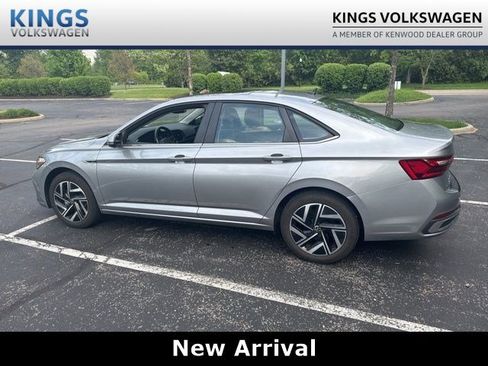 Used 2023 Volkswagen Jetta SEL FWD image 1