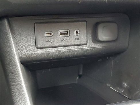 Used 2023 Buick Encore GX Preferred w/ Cold Weather Comfort Package image 21