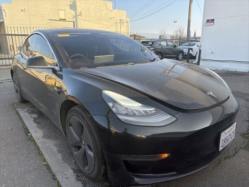 Used 2020 Tesla Model 3 Standard Range image 1