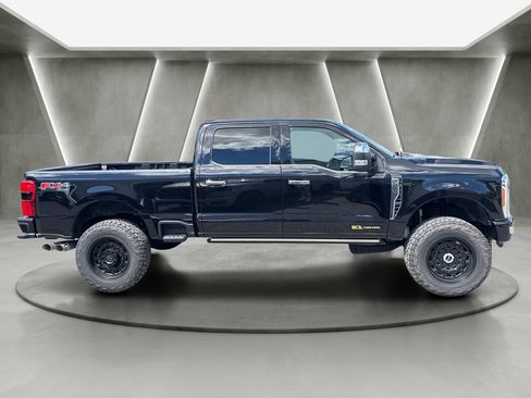 Used 2023 Ford F250 Platinum w/ FX4 Off-Road Package AWD/4WD image 8