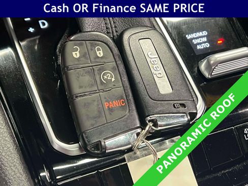 Certified 2023 Jeep Compass Limited w/ Sun and Sound Group AWD/4WD image 29