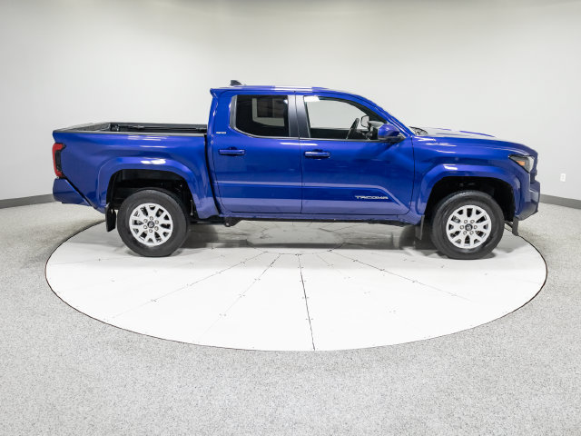 Used 2024 Toyota Tacoma SR5 AWD/4WD image 4