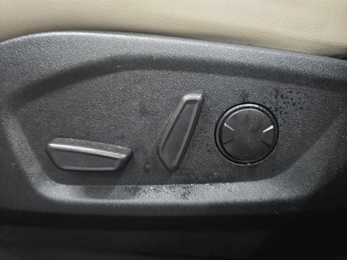 Used 2022 Ford Edge Titanium AWD/4WD image 29