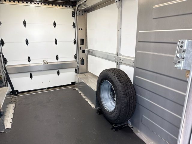 Used 2024 Chevrolet Brightdrop 400 w/ Commercial Equipment Package AWD/4WD image 40