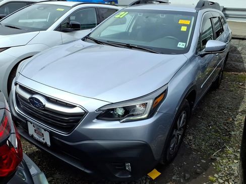 Certified 2021 Subaru Outback Premium image 2