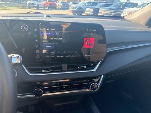 Used 2025 Chevrolet Equinox LT image 21