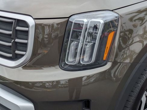 Used 2025 Kia Telluride S AWD/4WD image 11