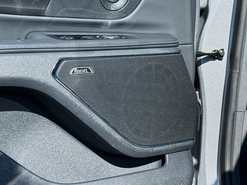 Used 2024 Lincoln Nautilus Reserve w/ Equipment Group 202A AWD/4WD image 24