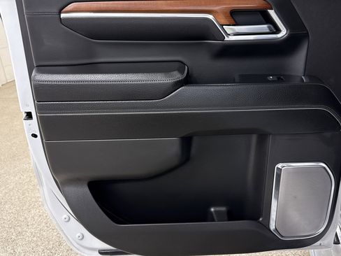 Used 2023 GMC Sierra 1500 Denali w/ Technology Package image 17