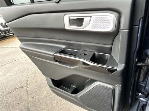 Used 2021 Ford Explorer Platinum w/ Equipment Group 601A image 20