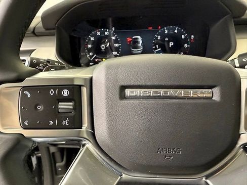 Certified 2025 Land Rover Discovery Dynamic SE AWD/4WD image 15