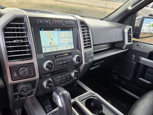 Used 2018 Ford F150 Platinum w/ Equipment Group 701A Luxury image 15