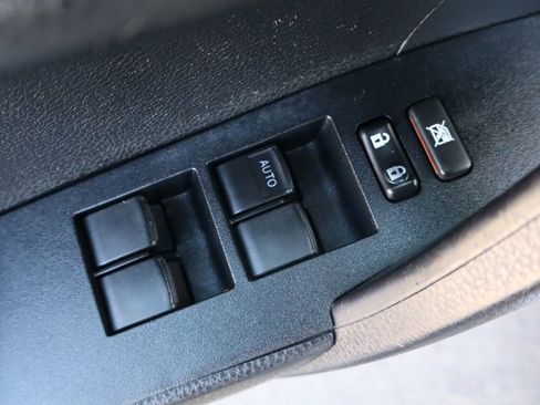 Used 2016 Toyota Corolla L image 27