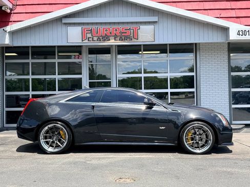 Used 2014 Cadillac CTS V RWD image 2