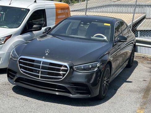 Used 2022 Mercedes-Benz S 500 4MATIC image 3