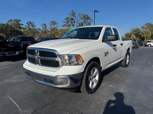 Used 2024 RAM 1500 Classic SLT image 4